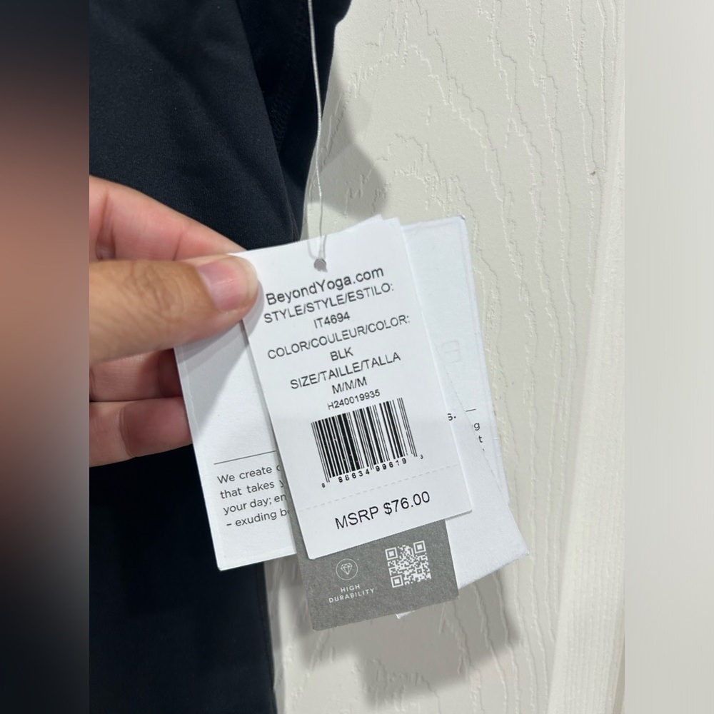 Beyond Yoga Women's Medium POWERBEYOND™ Strength Tank Black NWT Racerback - Picture 7 of 10